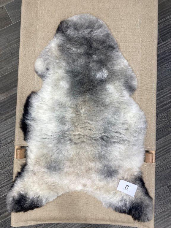 Icelandic Shorn Sheepskin Rug - Dark Edges