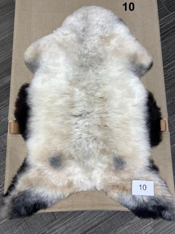 Icelandic Shorn Sheepskin Rug - Dark Edges