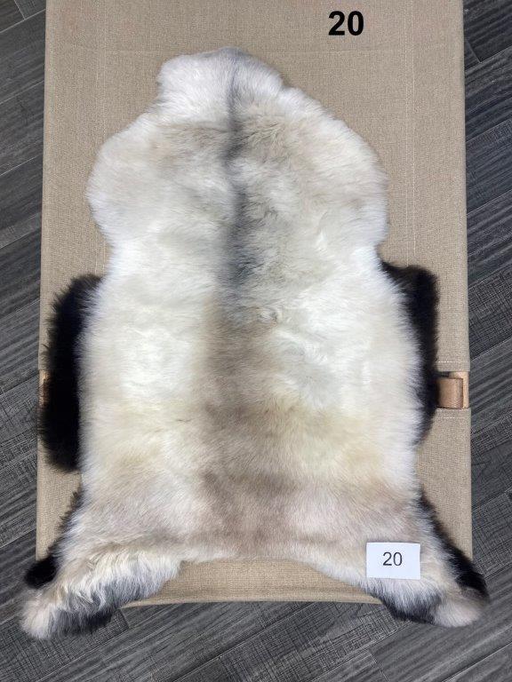 Icelandic Shorn Sheepskin Rug - Dark Edges