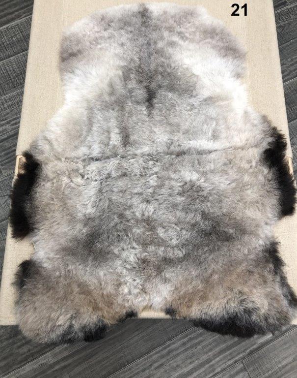 Icelandic Shorn Sheepskin Rug - Dark Edges