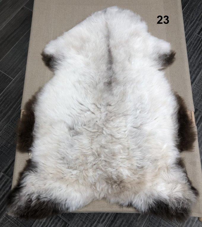 Icelandic Shorn Sheepskin Rug - Dark Edges