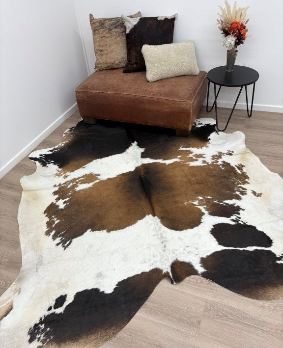 Cowhide Rug - Reddish Brown more white (Regular) SALE