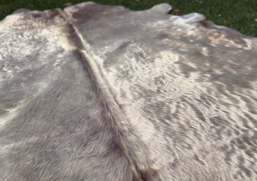 Cowhide Rug – Champagne | Natural Hair‑On Hide (Regular)