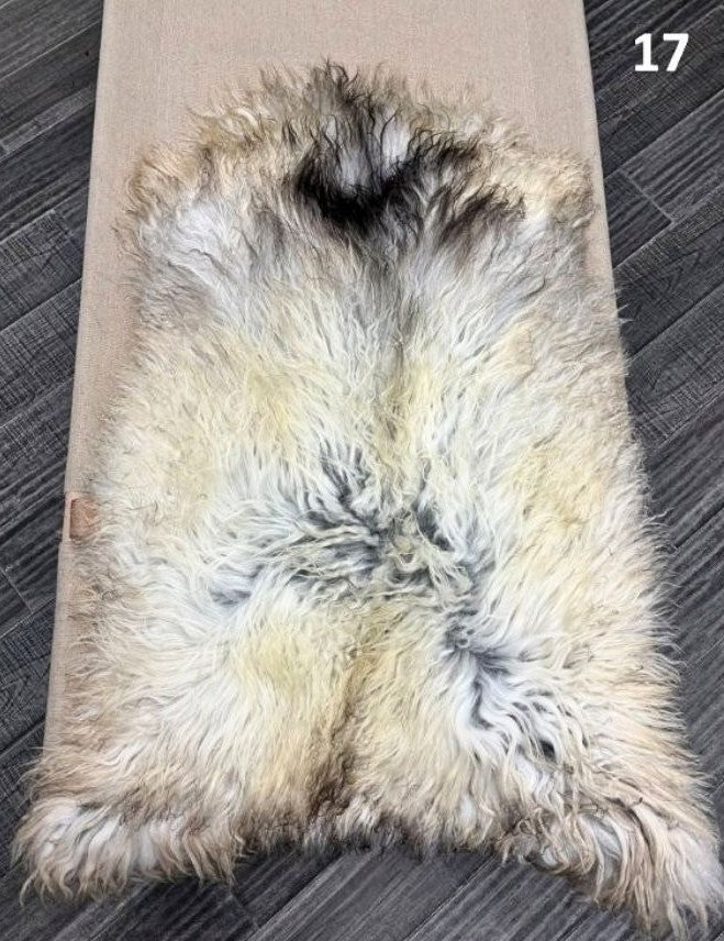 Greenlandic Sheepskin Rug – Long Wool Natural Hide | Premium Sheepskin