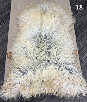 Greenlandic Sheepskin Rug – Long Wool Natural Hide | Premium Sheepskin