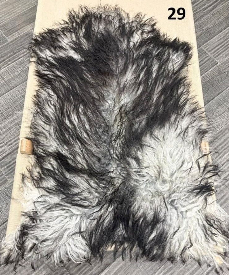 Greenlandic Sheepskin Rug – Long Wool Natural Hide | Premium Sheepskin