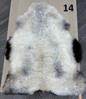 Icelandic Sheepskin Rug – Shorn, Dark Edged