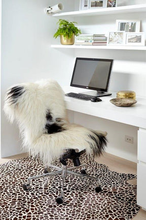 Icelandic Sheepskin Rug - Black and White Spot