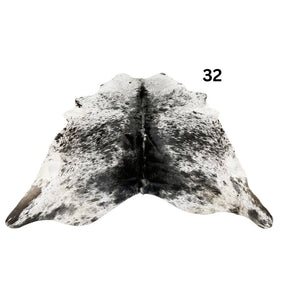 Natural salt and pepper cowhide rug – hide number 32 with unique markings